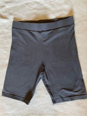 ✨ H&M Divided Charcoal Grey Biker Shorts • S 🩶